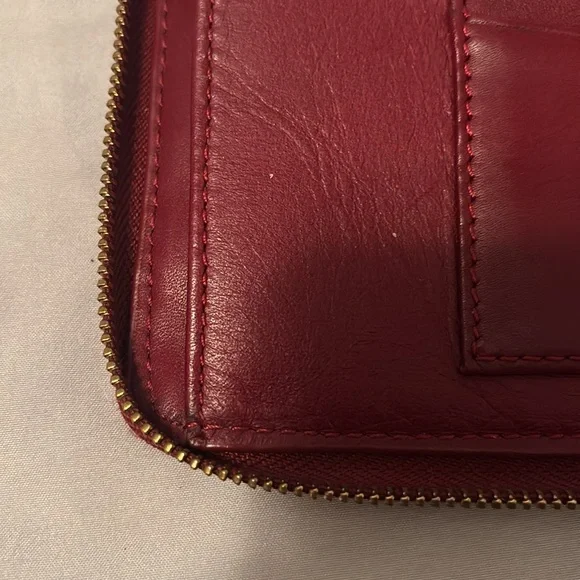 Coach burgundy crocodile-embossed wallet - Picture 9 of 14